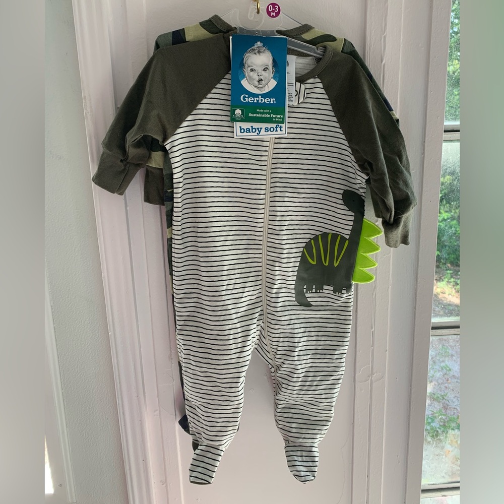 2 NWT Camo/Dino sleepers